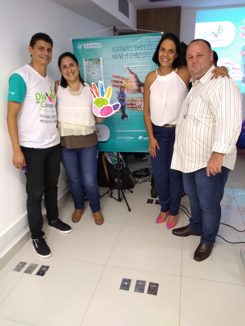 A gerente de Relacionamento com o Cooperado, Úrsula de Andrade, e a assessora de Comunicação, Suelen de Oliveira, representaram a Unimed Petrópolis