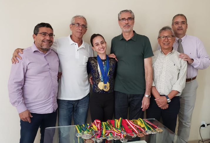 Manoella e médicos diretores