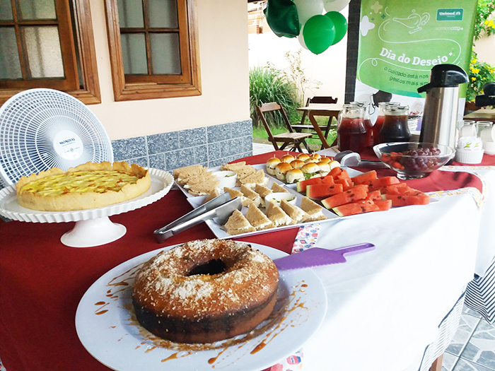 Paciente em atendimento domiciliar ganhou chá da tarde com amigos e familiares para comemorar aniversário