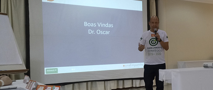 BOAS VINDAS COM O DR. OSCAR SILVA LEITE PINTO, PRESIDENTE UMV, EM ABERTURA DE WORKSHOP.