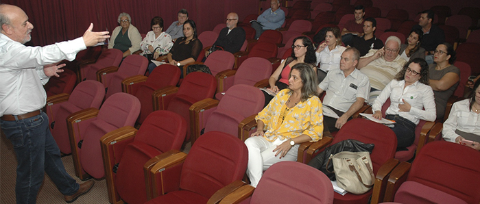 O professor Carlos Claro