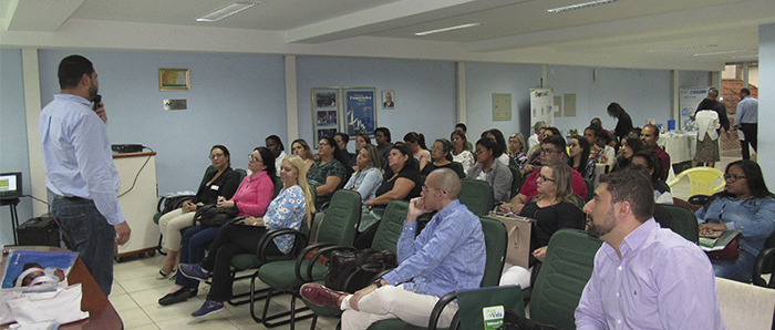 Ao todo o evento reuniu 50 pessoas que participaram de um ciclo com três palestras com temas escolhidos pelos enfermeiros do hospital.