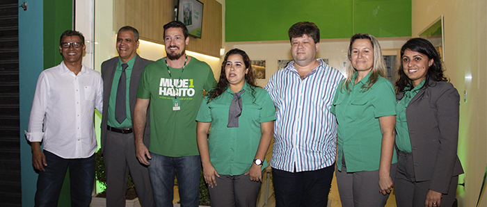 Vendedores reunidos com a gerência Comercial, coordenação de Vendas e Diretoria Comercial