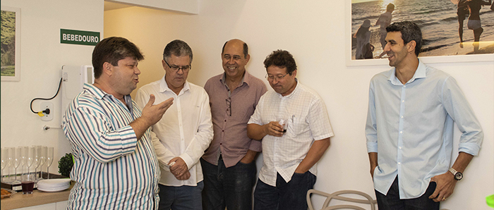  O diretor Comercial, Saint Clair, discursando na inauguração da loja de vendas