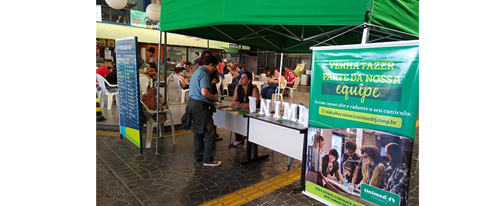  Unimed participa pela primeira vez de feira de estágios e faz a diferença 