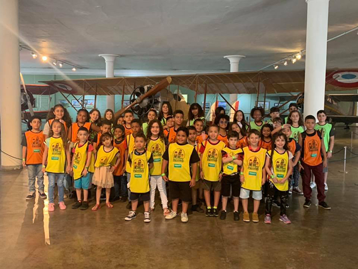  Crianças se encantam com a história da Aeronáutica do Brasil