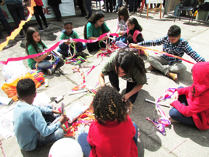 Oficinas de artesanato atraíram grande participação das crianças