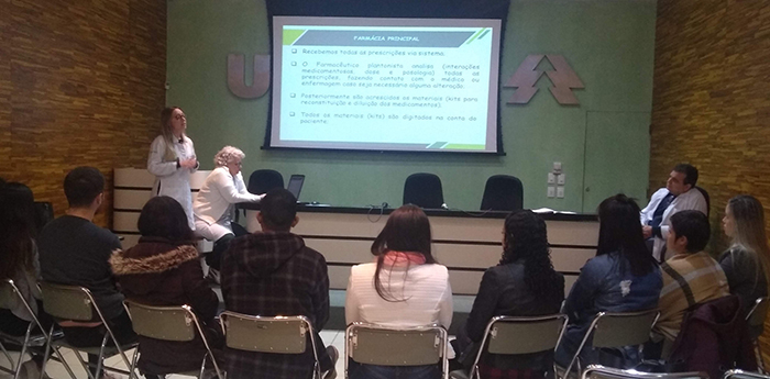 Farmacêuticos do Hospital explicam a rotina diária do setor