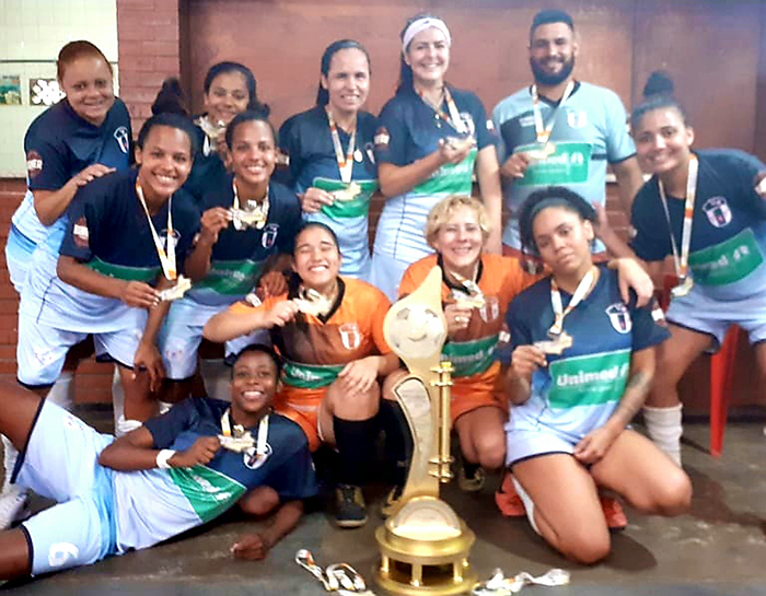 Equipe TKF se consagra tricampeã no estadual de futsal feminino