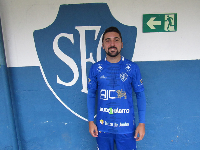 Marcelo Cabral atacante do Serrano e camisa 10 #Mude1Hábito