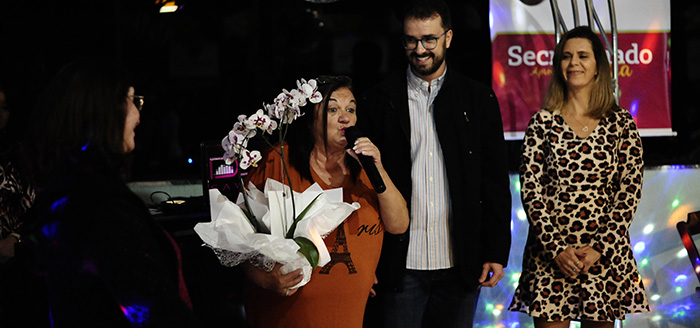 Secretária Lenir foi homenageada pelos mais de 20 anos dedicados ao sistema Unimed