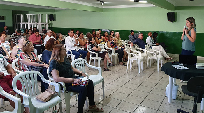 A nutricionista Paula Pimenta destaca os alimentos mais prejudiciais à saúde