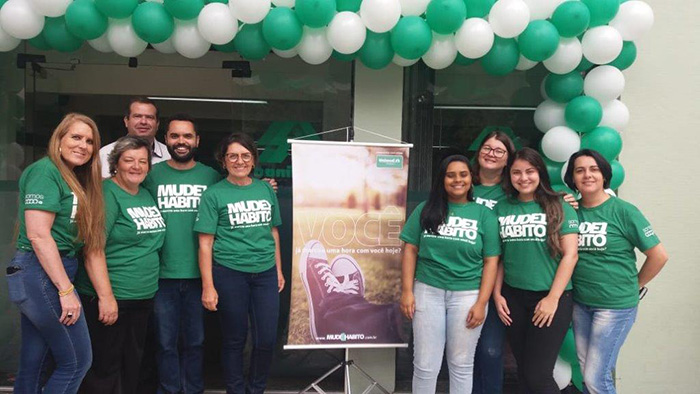 Equipes da Unimed Petrópolis se uniram para dar dicas de saúde e bem-estar no Dia do Cliente.