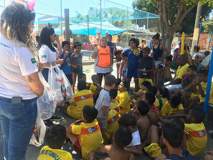 O trabalho voluntário tem o objetivo de levar a alegria e a diversão 
