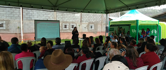 Delegada Mariana Moraes esclareceu que existem cinco tipos de violência contra a mulher: física, psicológica, sexual, patrimonial e moral  