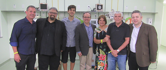 A FAMILIA DA MÉDICA Andrea Ruff Peixoto Gesualdo  AO LADO DA DIREÇÃO DA UNIMED PETRÓPOLIS 