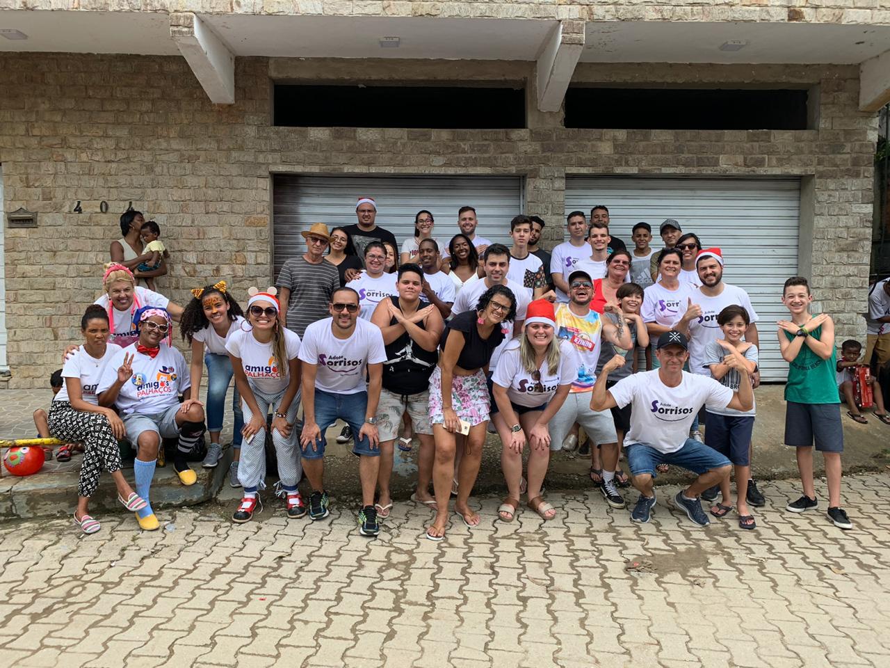 Voluntários do Projeto "Adote Sorrisos" 