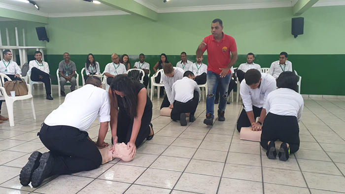 Aulas práticas enriqueceram a capacitação da equipe 