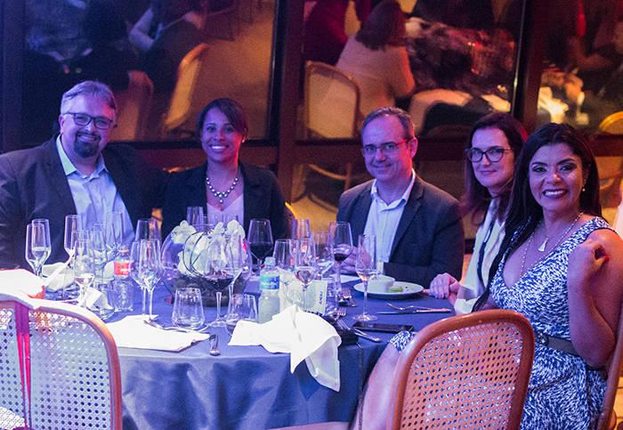 AHERJ – Rafael Gomes de Castro e Cesar Augusto de S. Thiago da Diretoria Executiva da Unimed Petrópolis durante as comemorações da AHERJ 