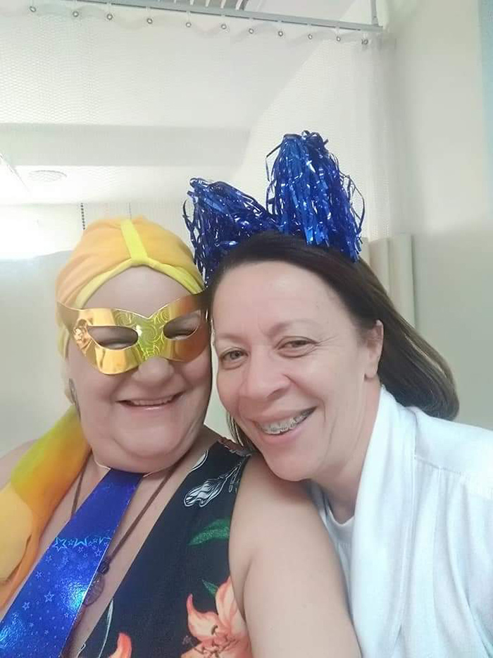 Carnaval Onco 2 – As pacientes entraram no clima do Carnaval no Hospital Unimed Petrópolis 