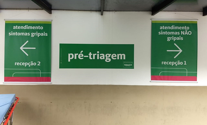 Todos os pacientes passam pela tenda de pré-triagem e são direcionados para as recepções de acordo com as indicações