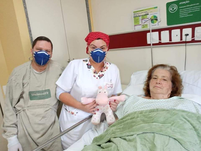 Dª Clea – A senhora Clea Barçante venceu o Covid-19 e agradeceu as equipes do hospital.