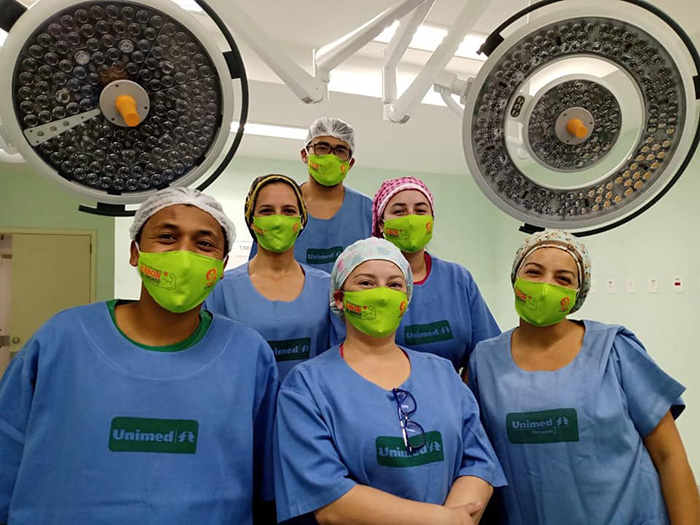 Os profissionais ganharam uma máscara personalizada no Dia da Enfermagem.