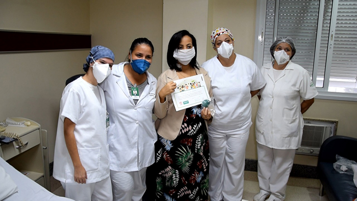 Mariene Mercês Dutra ficou muito emocionada ao saber o sexo do seu nenem, uma menina.